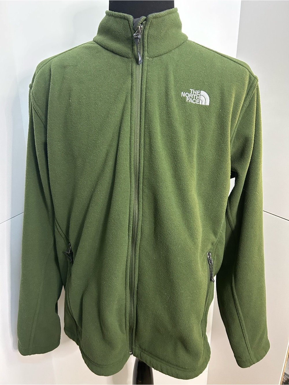 The North Face Olive Green Full-Zip Men’s Fleece Jacket
